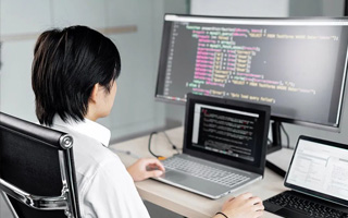 泗洪 ,php声明和调用变量的符号是什么？